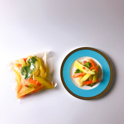 【香るキムチ】ベリーズ産グリーンハバネロ使用、ザク切りセロリキムチ（葉入り） 2枚目の画像