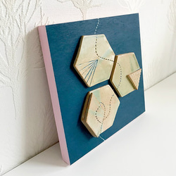 【一点物・インテリア雑貨・陶芸プレートアート】六角形と人生のミステリー 2枚目の画像