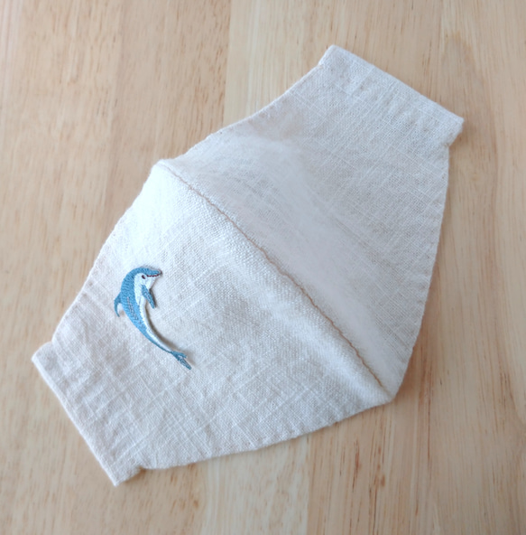 【手縫い】夏マスク(立体) フィルターポケット付き　Mサイズ(カマイルカ) 2枚目の画像
