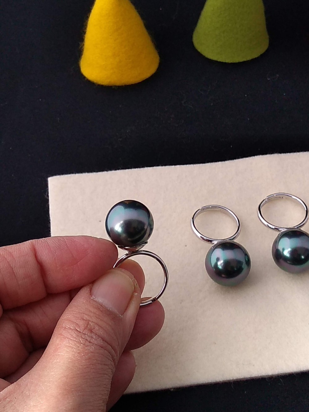 【大玉 ブラックパールリング 16㎜】ガラスパール　グレー玉・シルバー