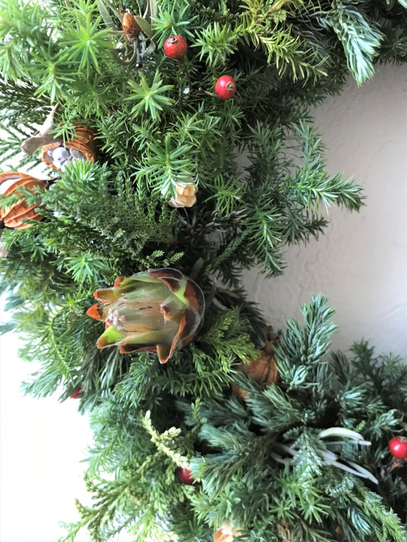 ☆納期短縮！！自然素材100％フレッシュ＆ドライフラワー　フレッシュグリーンと木の実のクリスマスリース2021 6枚目の画像