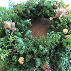 ☆納期短縮！！自然素材100％フレッシュ＆ドライフラワー　フレッシュグリーンと木の実のクリスマスリース2021 7枚目の画像