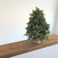 自然素材100％フレッシュ＆ドライフラワー　フレッシュグリーンと木の実のクリスマスツリー2021 8枚目の画像