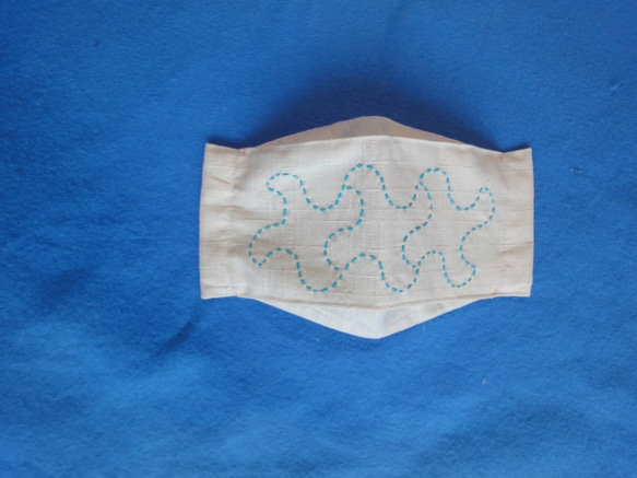 刺し子（千鳥つなぎ）舟形マスク（木綿）フィルターポケット、ノーズフィッター付き 1枚目の画像