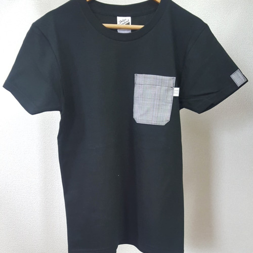 ポケット付き黒Tシャツ 143798050_o10.jpg?