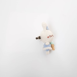 ちいさなうさぎのあみぐるみブローチ  ミントアイス 4枚目の画像