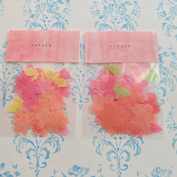 桜L・Mサイズ ほんのり透けるペーパーフレーク　クラフトパンチ　アルバム、色紙やラッピングに　D/423 1枚目の画像