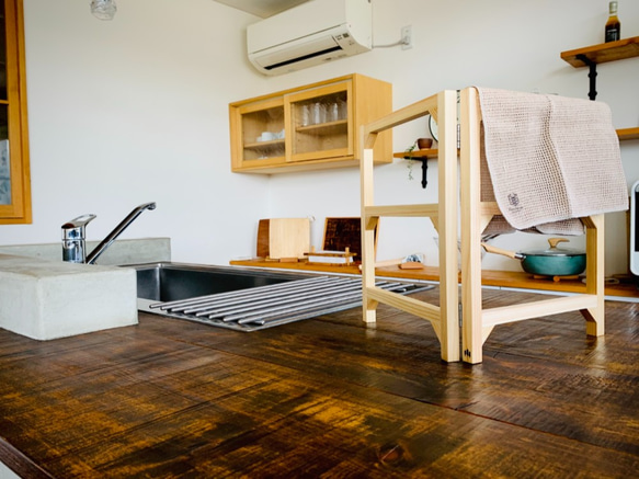 折り畳み式・木製キッチン布巾掛け 1枚目の画像