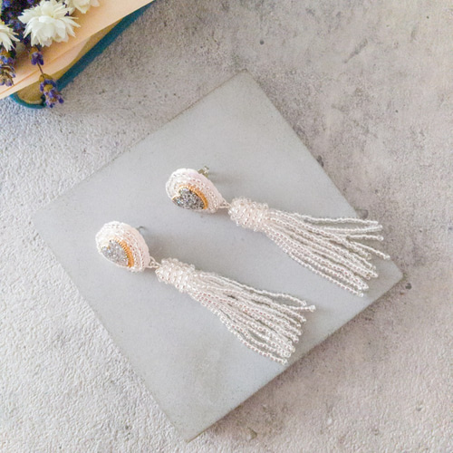 受注制作＊ハートとビーズタッセルのピアス/イヤリング シンプルコーデ