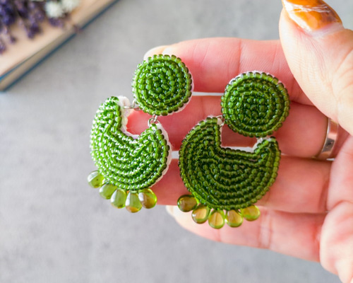 ✨4点おまとめ ✳️オリーブ雫ビーズ刺繍 ピアスorイヤリング
