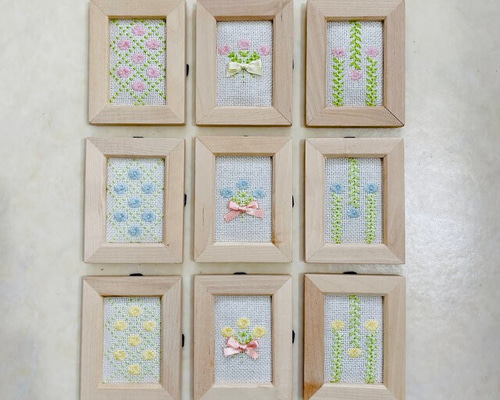 ♡小花の刺繍壁飾り（3個セット）♡壁掛け♡インテリア♡ミニ