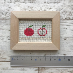 カットフルーツの刺繍 プチ壁飾り（3個セット）リンゴ オレンジ みかん アップル キッチンインテリア 壁掛け かわいい 3枚目の画像