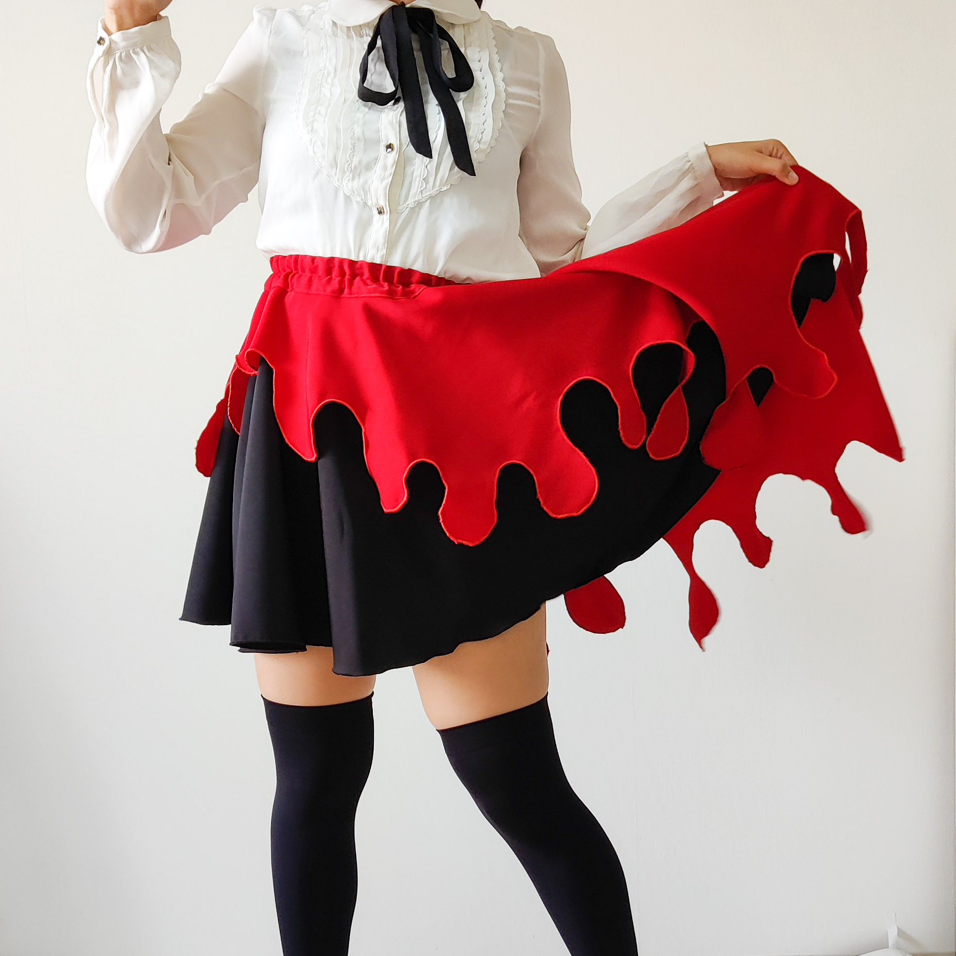 赤×黒 ドロップ全円フレアスカート 4,620円