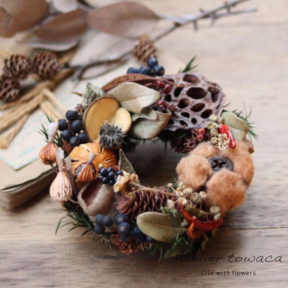 木の実たっぷり秋のミニリース ドライフラワー リース スカイサンゴ