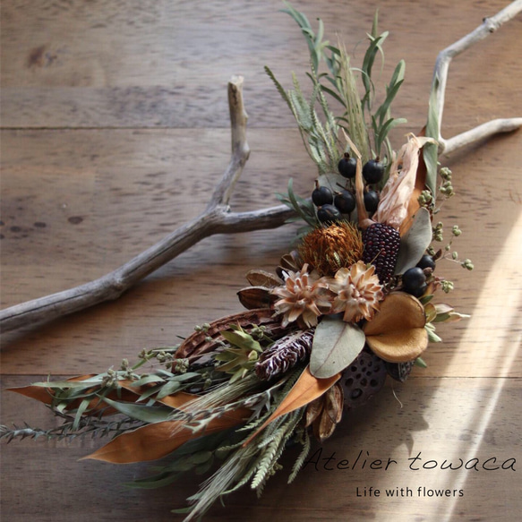 三日月形のナチュラルドライフラワーリース 三日月型リース・スワッグ