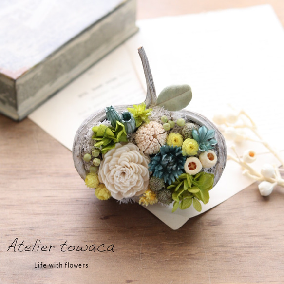 ブッダナッツの春色アレンジ☆幸せを呼ぶ木の実 ドライフラワー ブルー  