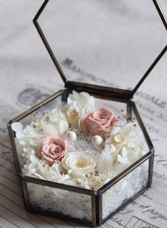 薔薇と紫陽花のリングピロー☆プリザーブドフラワー　ウェディング　ホワイト＆アンティーク 3枚目の画像