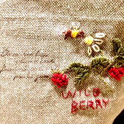 Natural Countryティーコゼ＊WILD BERRY手刺繍入 2枚目の画像