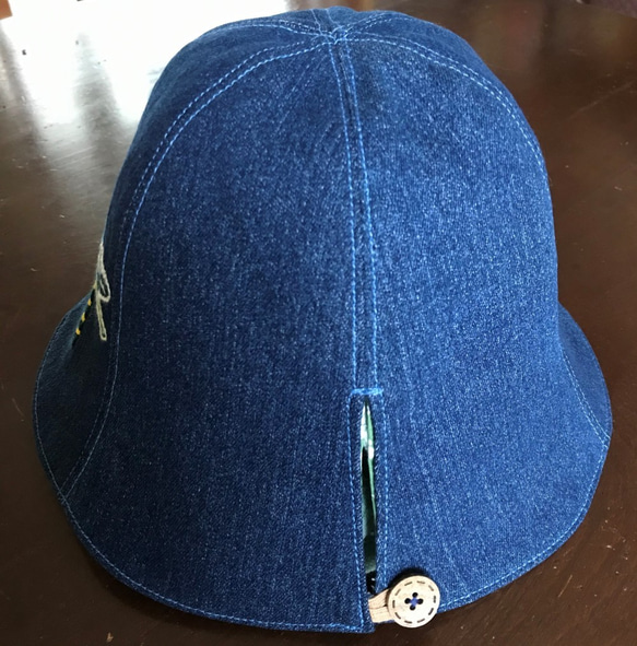 虫の刺繍がアクセントのユニークな帽子　オニヤンマ　大人Ｓ 2枚目の画像