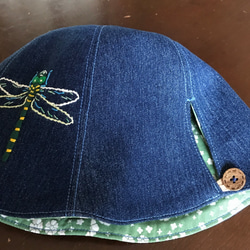 虫の刺繍がアクセントのユニークな帽子　オニヤンマ　大人Ｓ 3枚目の画像
