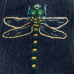 虫の刺繍がアクセントのユニークな帽子　オニヤンマ　大人Ｓ 8枚目の画像