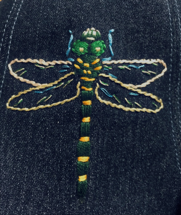 虫の刺繍がアクセントのユニークな帽子　オニヤンマ　大人Ｓ 8枚目の画像