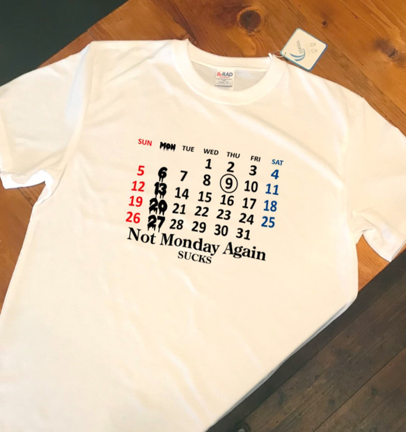 月曜日 が 嫌い な人たちの Tシャツ (笑) おもしろTシャツ 2枚目の画像