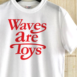 レジェンドサーファー名言Tシャツ / Waves are toys 1枚目の画像