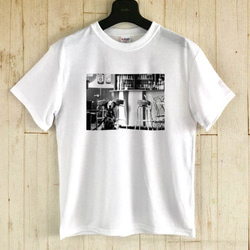 BAR / モノクロフォトプリントTシャツ 2枚目の画像