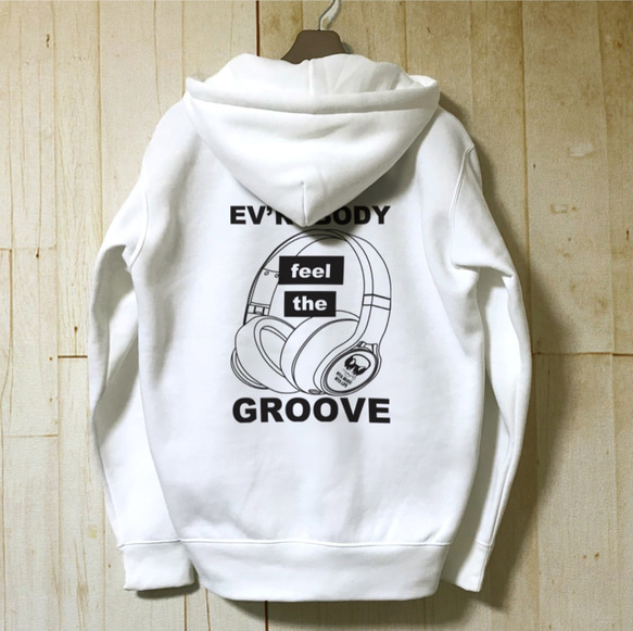 EV'RYBODY feel the GROOVE / プルオーバーパーカー 3枚目の画像