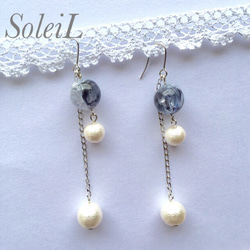 SoleiL☆ネイビー×コットンパールチェーンピアス 2枚目の画像