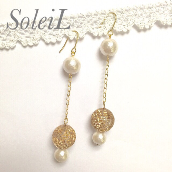 SoleiL☆フラワーボールクリスタル×コットンパールピアス 2枚目の画像