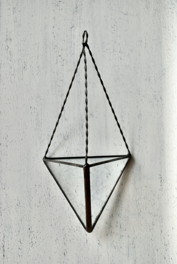 ステンドグラスの三角形プランター　【Triangular Planter】インテリア 2枚目の画像