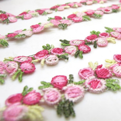 巻きバラのトリム　ピンク系 1m  　刺繍　ローズ　レース 2枚目の画像
