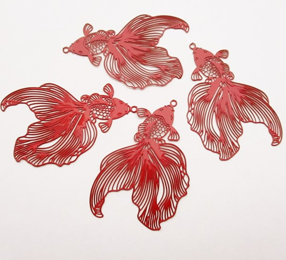 金魚透かしチャーム大４個赤色 1枚目の画像