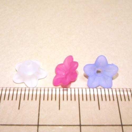 花ビーズ小300個 ビーズ HONEYBEETAIL 通販 1487653｜Creema(クリーマ)