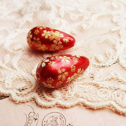 桜の雫ビーズ小２個赤 2枚目の画像