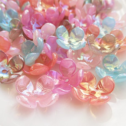 お花の入れ物　オーロラカラー 四弁花ビーズ70個オーロラ大きめ中サイズ ビーズ HONEYBEETAIL 通販