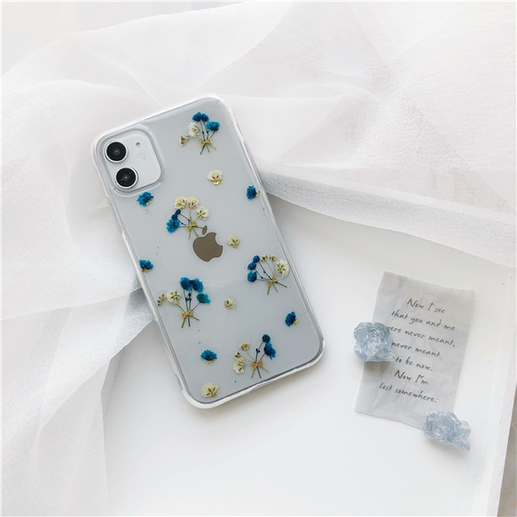 ホワイト/ブルー系 スマホリング付き 押し花スマホケース iPhone15・Xperia・Galaxy・AQUOSケース 1枚目の画像
