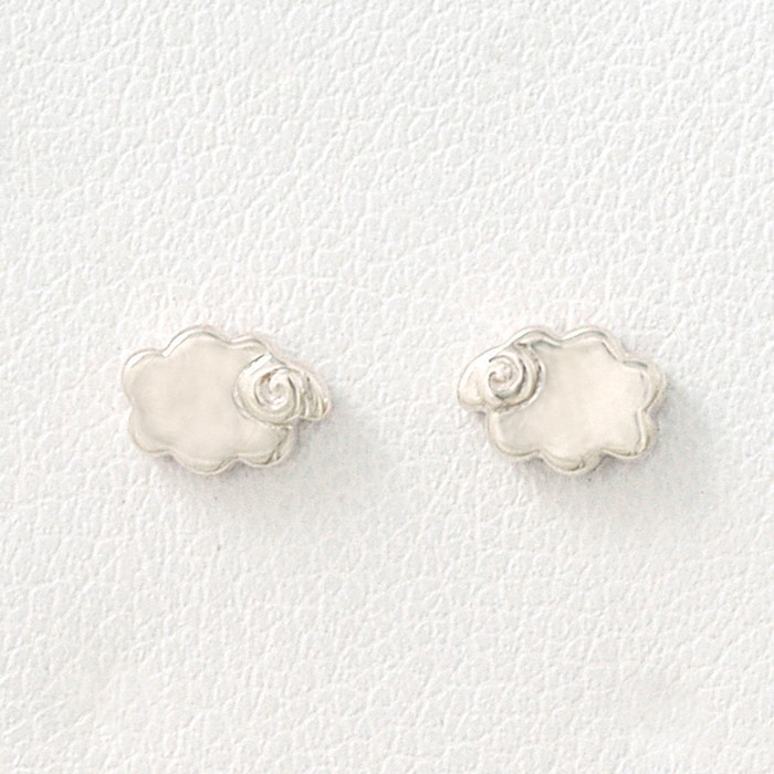 シルバー モコモコひつじのピアス シンプル　一粒ピアス　動物　ギフトにおすすめ