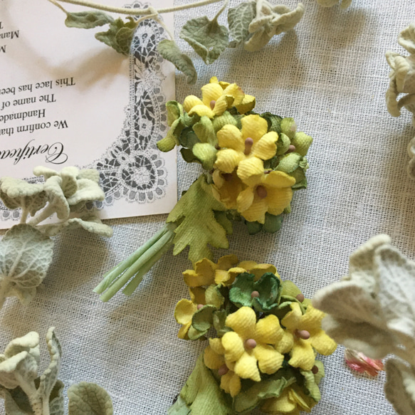 黄色い布花小花ブーケのコサージュ 10枚目の画像