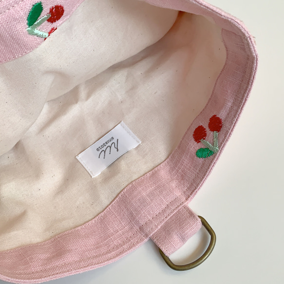 《選べるサイズ》ピンク×さくらんぼ刺繍のシューズバッグ 2枚目の画像