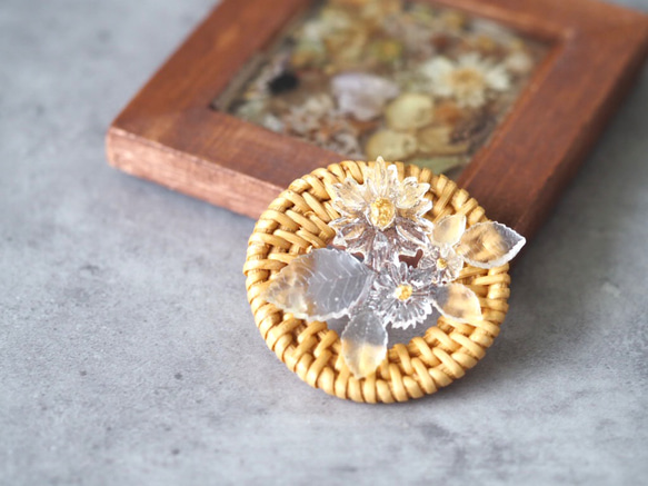 -Ratan×transparent flower brooch(a)- 6枚目の画像