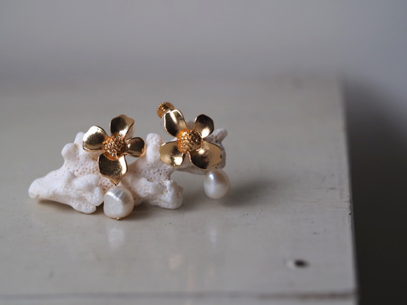 -drop pearl flower earring- 2枚目の画像
