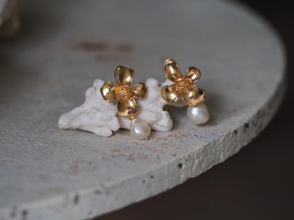 -drop pearl flower earring- 5枚目の画像