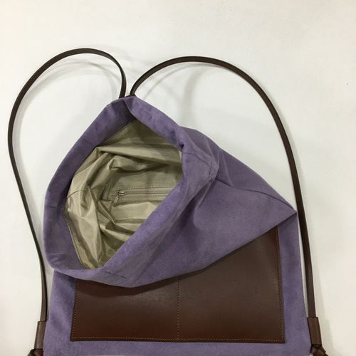 ピッグスエードと本革のナップサック(紫) リュック・バックパック