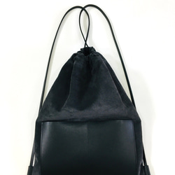 ピッグスエードと本革のナップサック(黒) リュック・バックパック