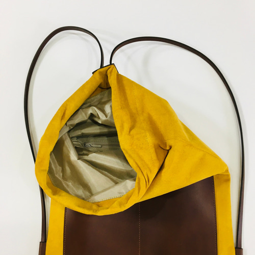 ピッグスエードと本革のナップサック(黄色) リュック・バック