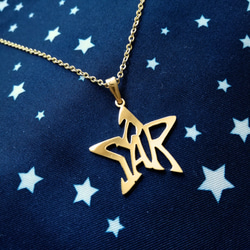 アルファベットでデザイン "STAR(星)" シンメトリータイプ 文字絵 ペンダント 1枚目の画像