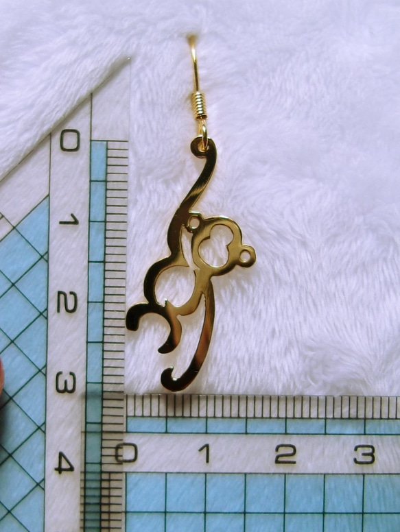 Monkey earring in Arabic, wordpicture unique jewelry 第4張的照片